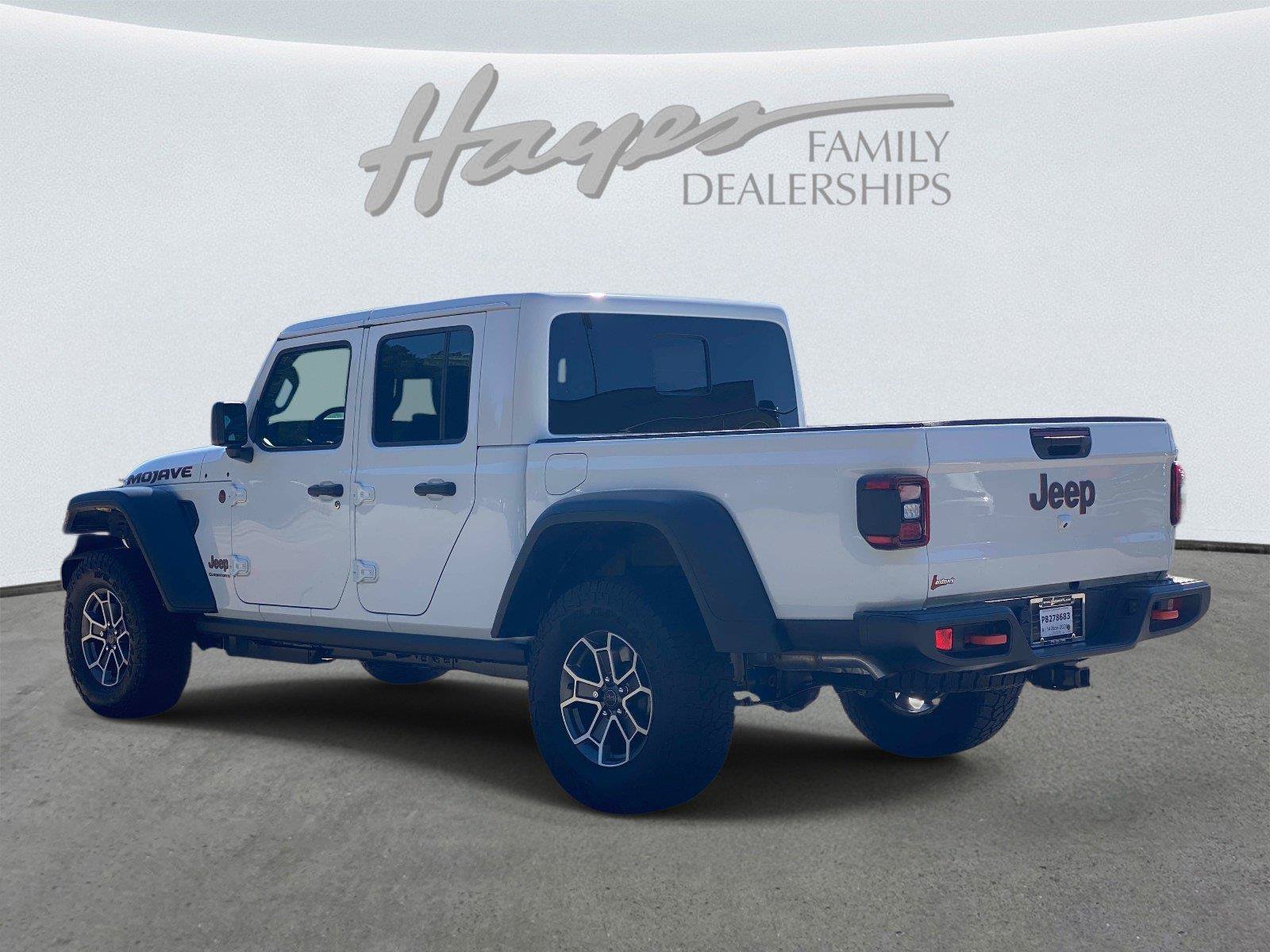 Used 2026 Jeep Gladiator Mojave AWD/4WD image 6