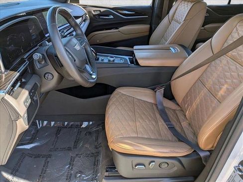 Used 2022 Cadillac Escalade Premium Luxury image 18