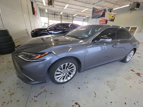 Used 2019 Lexus ES 350 Ultra Luxury w/ Accessory Package 2 FWD image 1