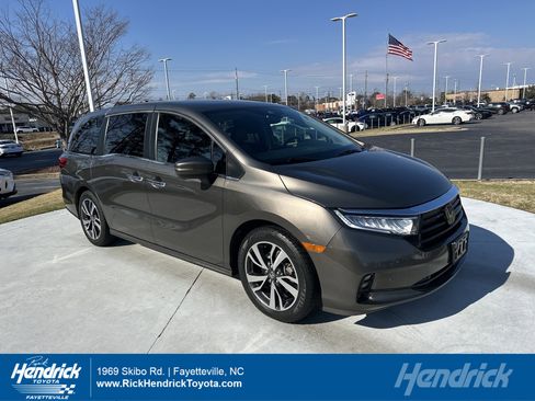 Used 2021 Honda Odyssey Touring image 1