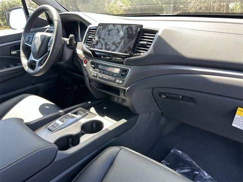 New 2025 Honda Ridgeline RTL+ image 17