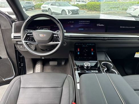 New 2026 Cadillac Escalade Luxury w/ LPO, Floor Liner Package image 18