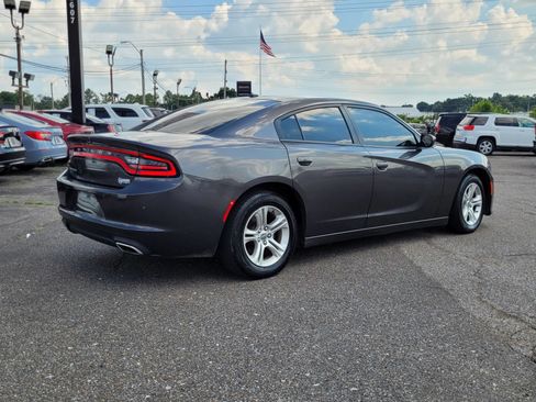 Used 2020 Dodge Charger SXT w/ Leather Interior Group RWD image 13