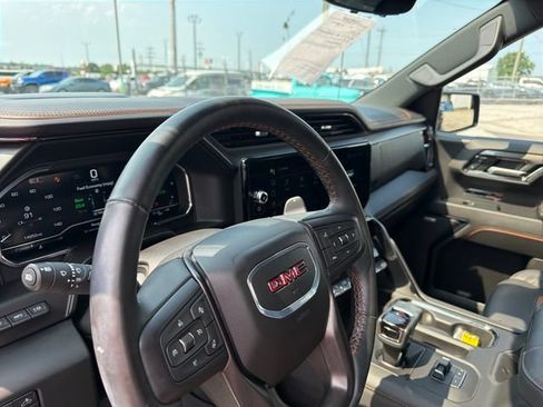 Used 2024 GMC Sierra 1500 AT4 w/ Technology Package AWD/4WD image 12