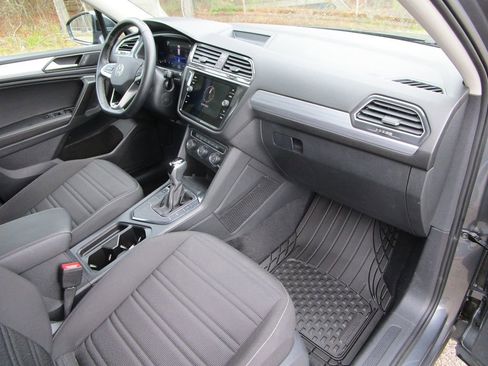 Used 2024 Volkswagen Tiguan S image 19