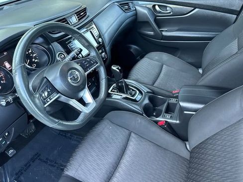 Used 2018 Nissan Rogue SV image 10