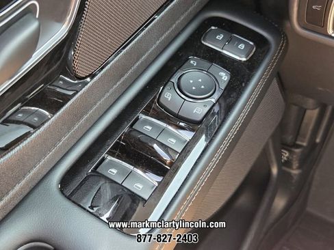 New 2026 Lincoln Aviator AWD image 25