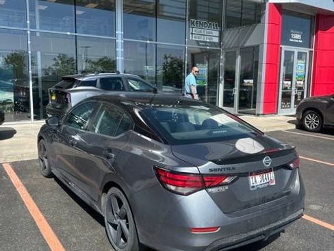 Used 2023 Nissan Sentra SR w/ Midnight Edition Package FWD image 4