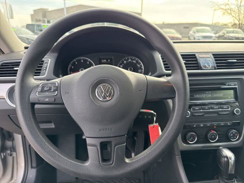 Used 2013 Volkswagen Passat Wolfsburg Edition image 21