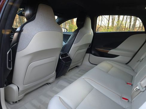 Used 2025 Lucid Air Pure image 12