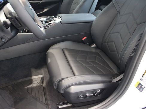 New 2026 BMW 550e xDrive AWD/4WD image 9