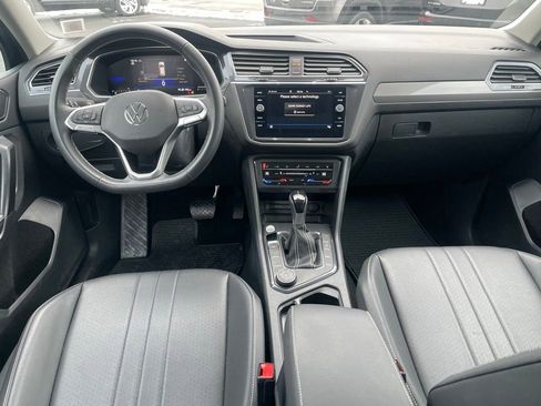 Certified 2023 Volkswagen Atlas SE image 10