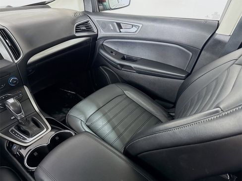 Used 2018 Ford Edge SEL w/ Equipment Group 201A image 24