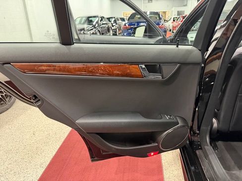 Used 2011 Mercedes-Benz C 300 4MATIC Sedan image 27