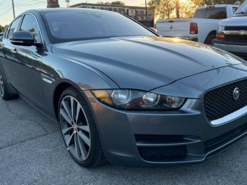 Used 2017 Jaguar XE Prestige image 5
