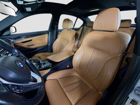 Used 2018 BMW 540i xDrive image 13