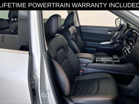 Used 2025 Nissan Pathfinder Platinum w/ Cargo Package AWD/4WD image 10