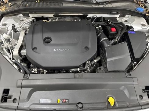 Used 2022 Volvo S90 B6 Inscription w/ Advanced Package image 25