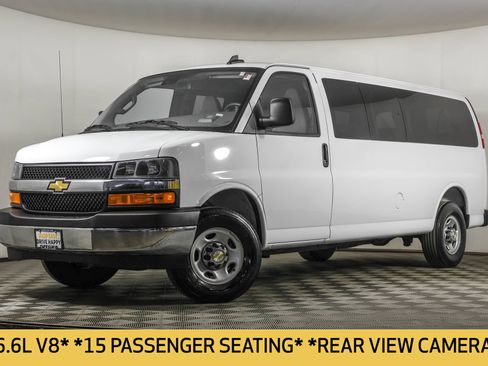 Used 2025 Chevrolet Express 3500 LT w/ LT Preferred Equipment Group RWD image 2