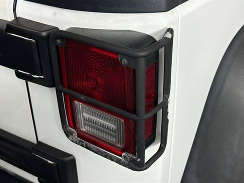 Used 2017 Jeep Wrangler Unlimited Rubicon w/ Quick Order Package 24Z Recon image 31