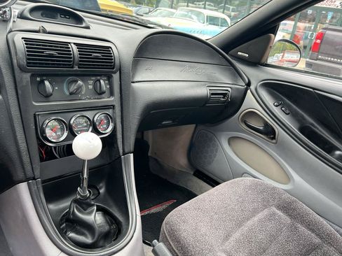 Used 1994 Ford Mustang GT RWD image 10