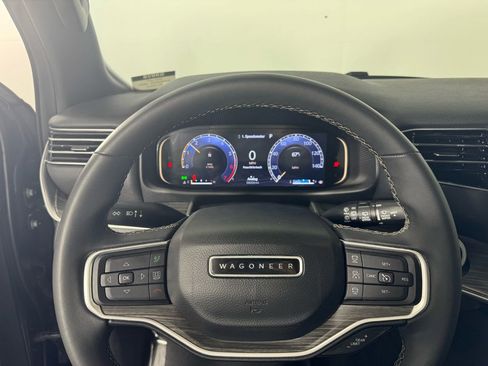 Used 2024 Jeep Wagoneer L Series II w/ Flexible Seating Group image 23