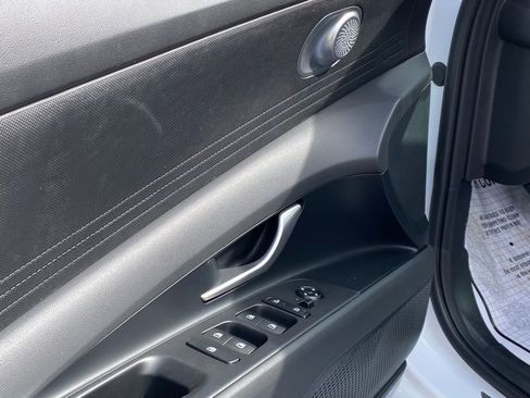 New 2026 Hyundai Elantra SE FWD image 7