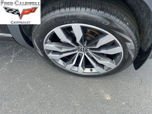 Used 2023 Volkswagen Atlas Cross Sport SEL Premium R-Line AWD/4WD image 39