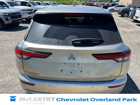 Used 2023 Mitsubishi Outlander SE Black Edition FWD image 4