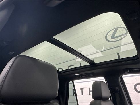 Used 2021 Chevrolet Tahoe Z71 w/ Z71 Signature Package image 8