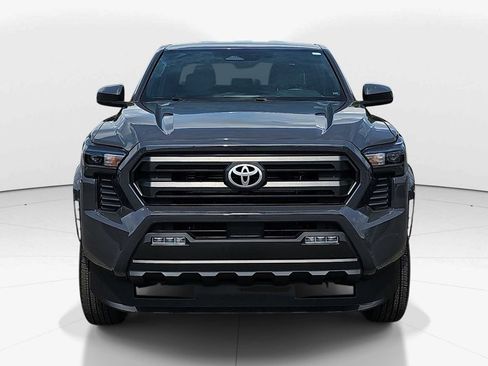Used 2025 Toyota Tacoma SR5 AWD/4WD image 12