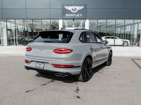 Used 2022 Bentley Bentayga image 3