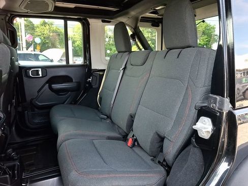 Used 2024 Jeep Wrangler Unlimited Rubicon AWD/4WD image 10