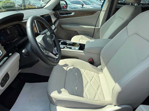 Used 2026 Volkswagen Atlas SE AWD/4WD image 13