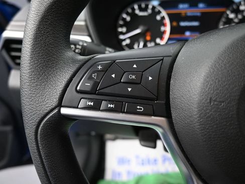 Used 2025 Nissan Altima 2.5 SV FWD image 32