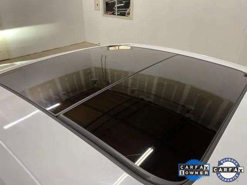 Used 2024 Audi Q8 e-tron Premium image 88