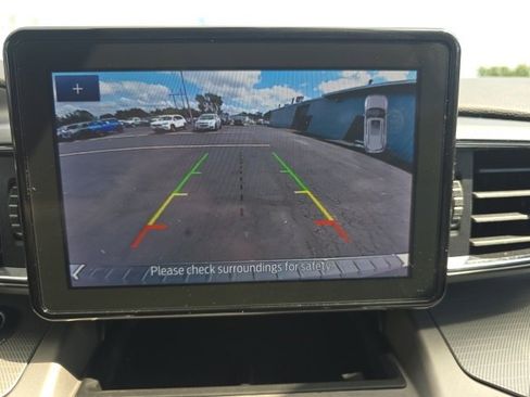 Used 2023 Ford Explorer XLT w/ XLT Sport Appearance Package image 15