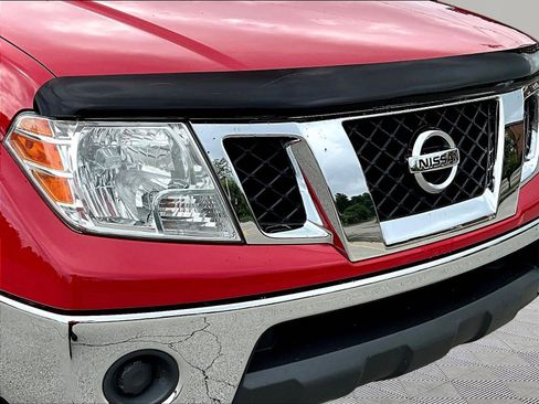 Used 2011 Nissan Frontier SV AWD/4WD image 31
