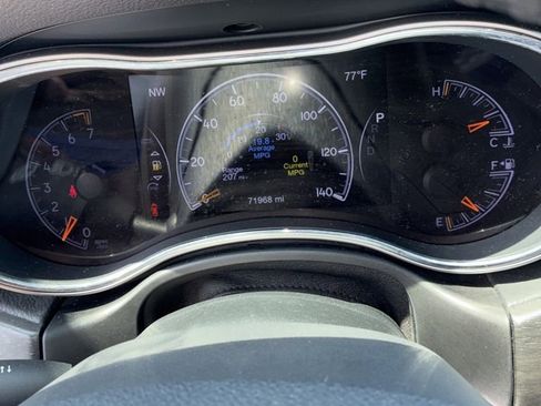 Used 2018 Jeep Grand Cherokee Altitude AWD/4WD image 16