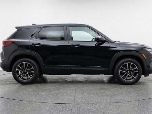 Used 2025 Chevrolet TrailBlazer LT FWD image 11