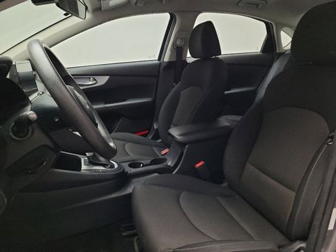 Used 2023 Kia Forte LXS w/ LXS Technology Package FWD image 17