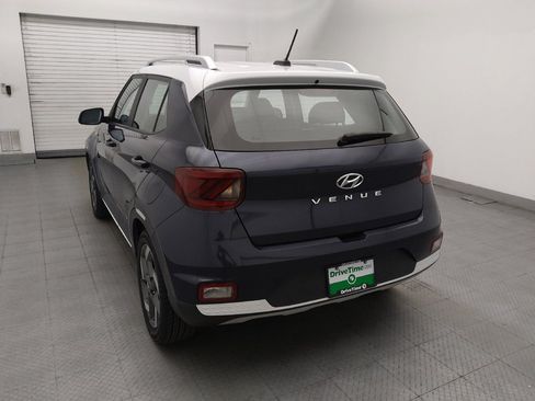 Used 2023 Hyundai Venue Limited w/ Cargo Package FWD image 6