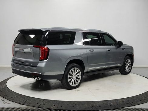 Used 2023 GMC Yukon XL Denali RWD image 7