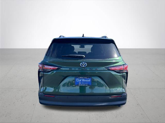 Certified 2021 Toyota Sienna XLE FWD image 8