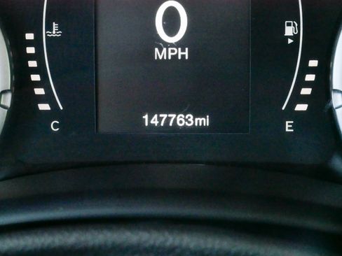 Used 2017 Jeep Renegade Altitude w/ Advanced Technology Group FWD image 22