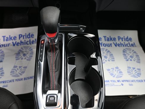 Certified 2024 Chevrolet Trax RS w/ Sunroof Package image 18