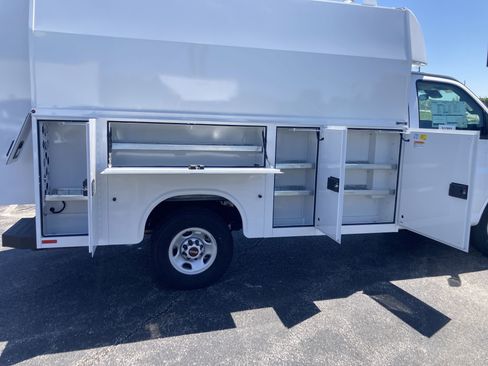 New 2024 GMC Savana 3500 w/ Power Convenience Package image 10