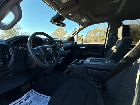 Used 2024 Chevrolet Silverado 2500 Custom w/ Z71 Off-Road Package image 13