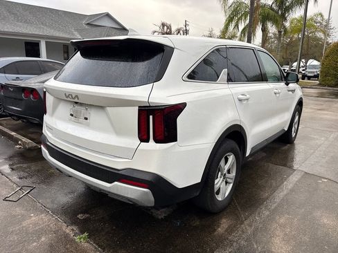 Used 2024 Kia Sorento LX image 6