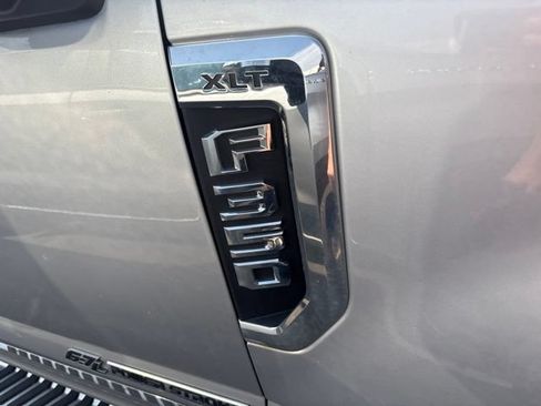 Used 2019 Ford F350 XLT w/ XLT Premium Package AWD/4WD image 11